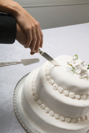 cortar el pastel de boda