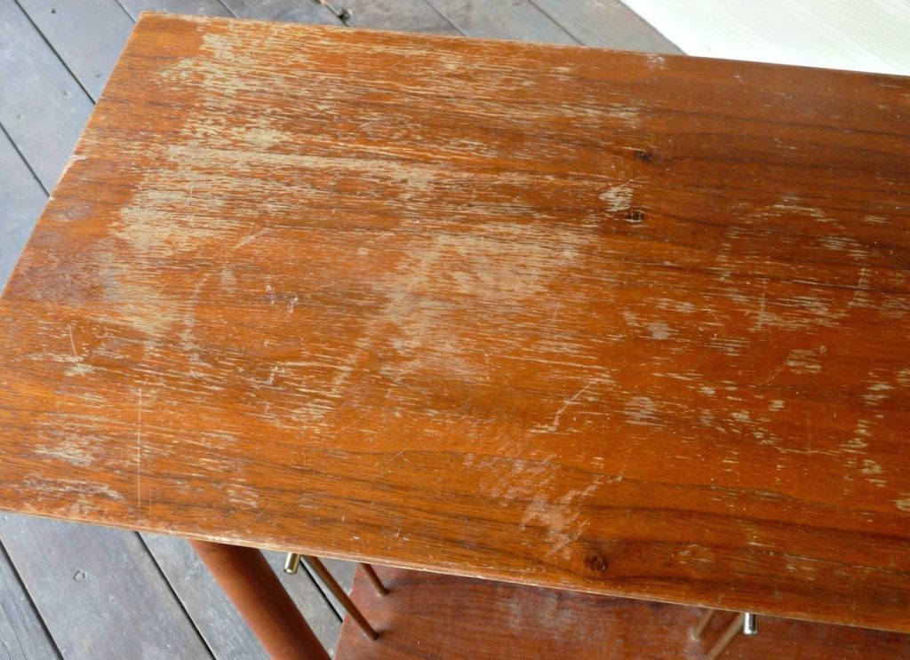 Cómo recuperar una mesa vieja de madera