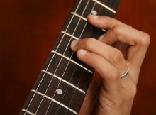 Cómo aprender a tocar guitarra