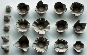 Cómo hacer flores con cartones de huevos