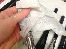 Cómo limpiar tus brochas de maquillaje