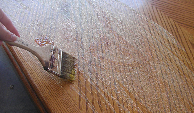 Cómo restaurar una mesa de madera