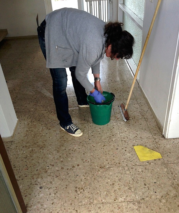 cleaning-lady-258520_960_720