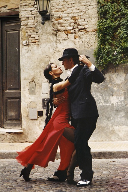 ¿Cómo hacer para bailar tango?