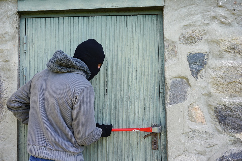 Cómo asegurar la casa contra robos 1