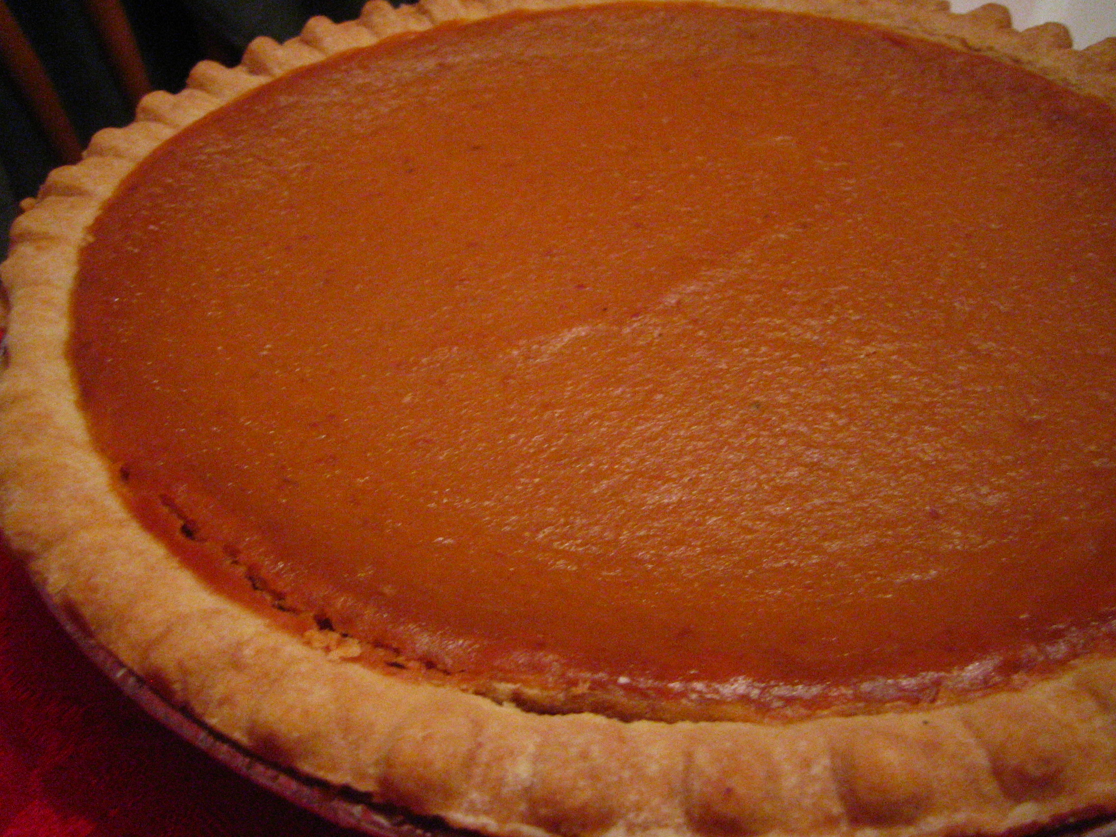 Pumpkin_pie_with_crust_detail