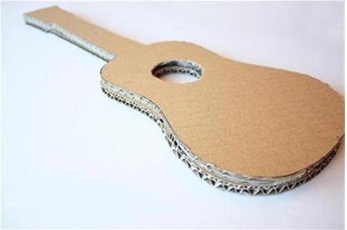Cómo hacer una guitarra de cartón