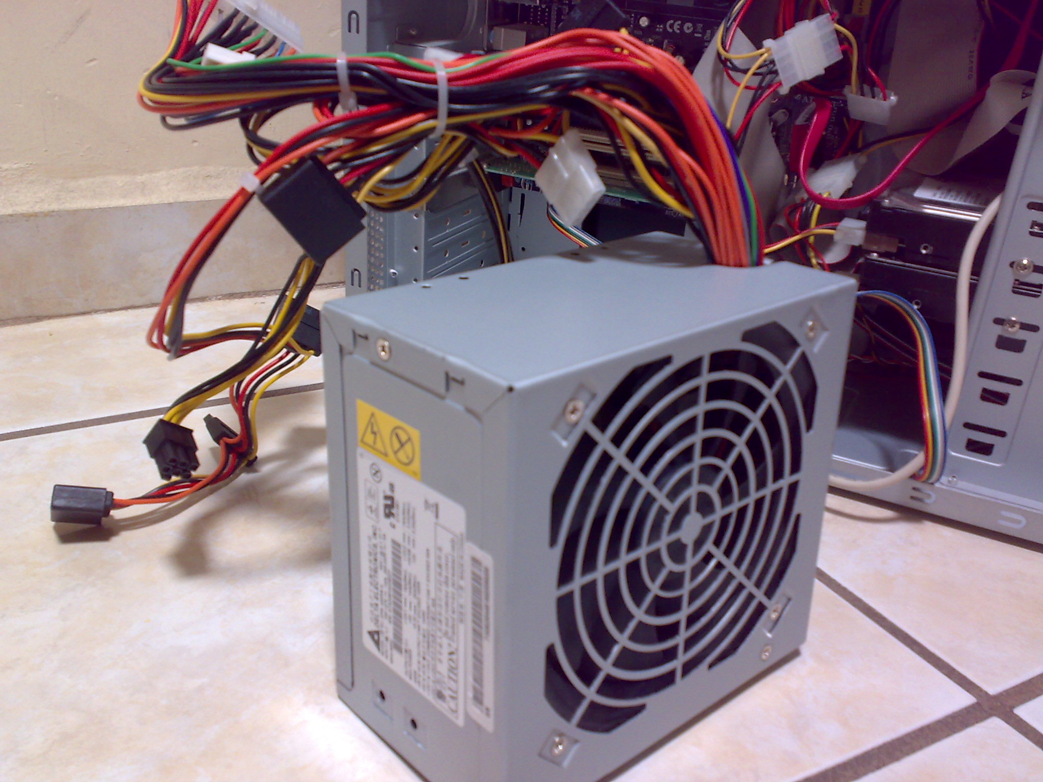 Cómo probar la fuente de poder de tu computador ¿Cómo lo