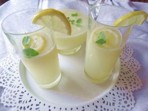Cómo crear hielos de limón 2