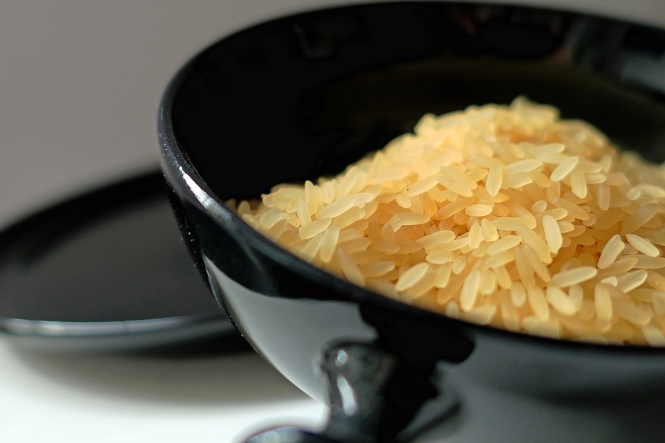 Cómo cocinar arroz en el microondas