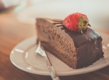 Cómo hacer una torta con cobertura de chocolate