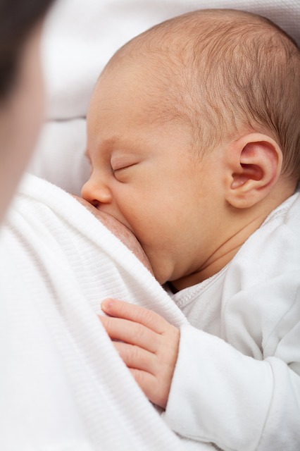¿Cómo darle lactancia materna a tu bebé?