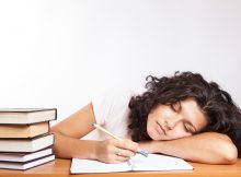 Cómo evitar dormirnos en clase